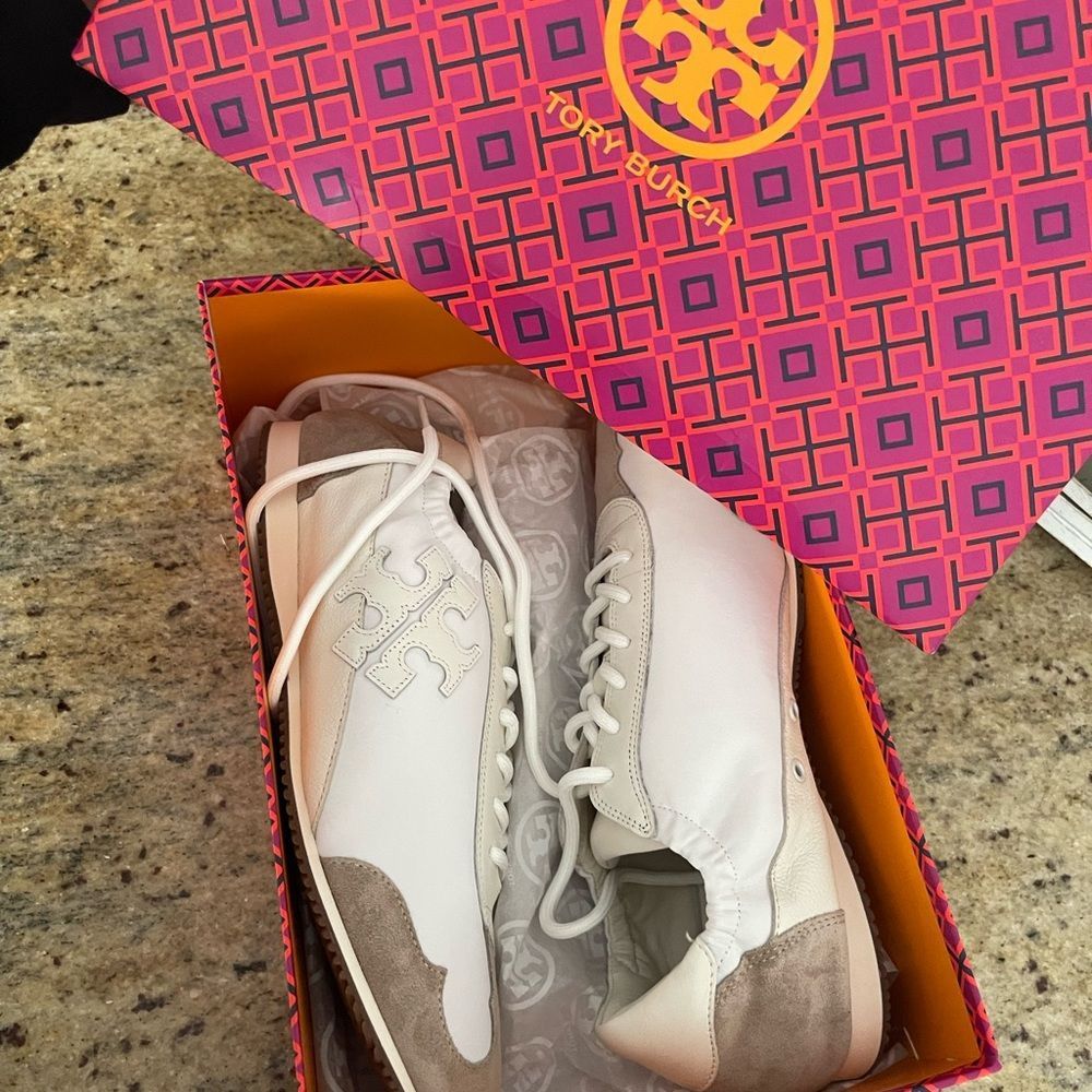 New Tory Burch leather sneakers - Picture 2 of 9